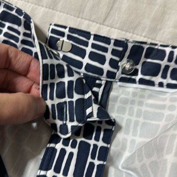 Lady Hagen 14 Navy White English Garden Cobblestone Print Short - Picture 11 of 11